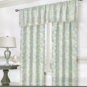 Bundle of 2 (Two) Splendor Leaf Scroll Jacquard Rod Pocket 54" x 84" Panels